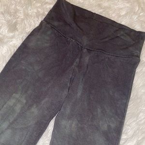 Gray wash w/ a faded green color tie dye leggings